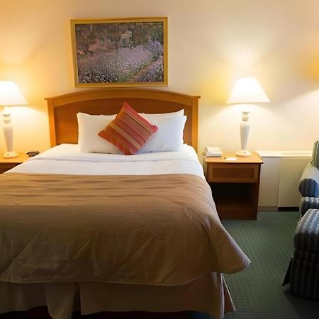 Lifestyle Inn Cedar Falls Eksteriør bilde