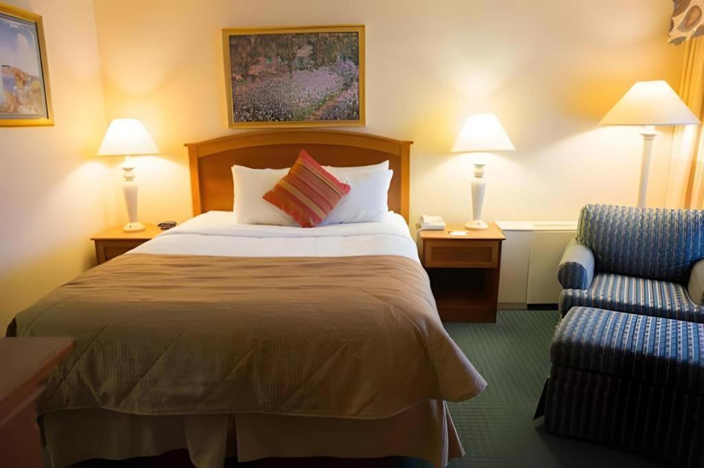 Lifestyle Inn Cedar Falls Eksteriør bilde