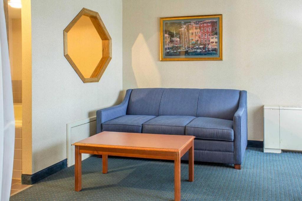 Lifestyle Inn Cedar Falls Eksteriør bilde