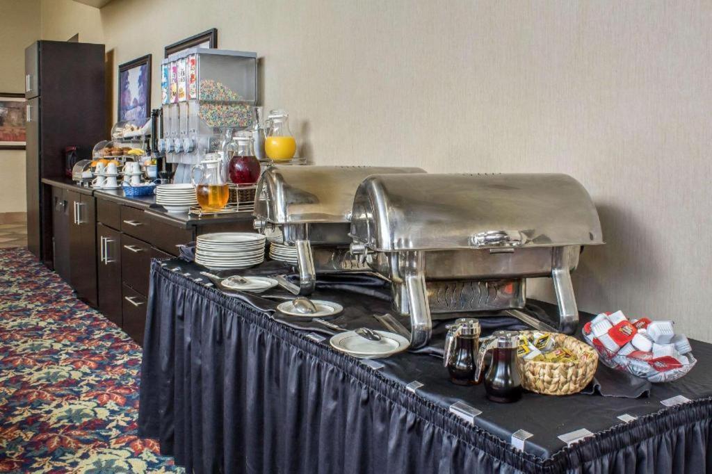 Lifestyle Inn Cedar Falls Eksteriør bilde