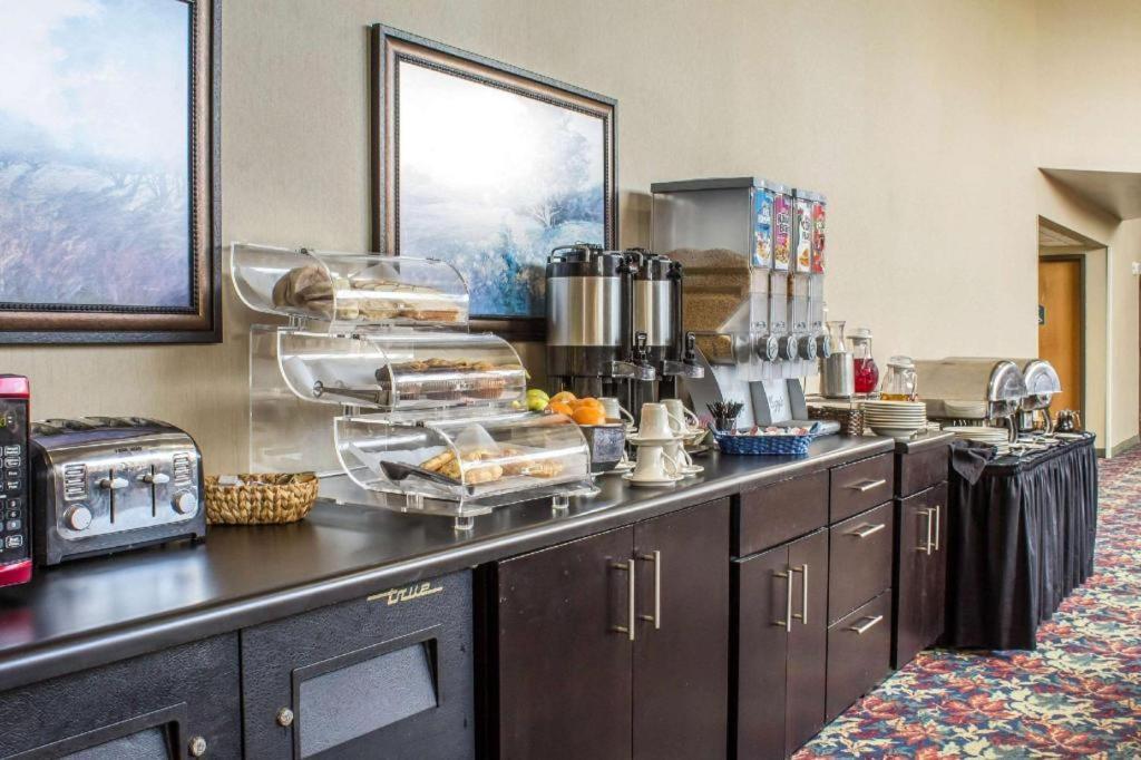 Lifestyle Inn Cedar Falls Eksteriør bilde